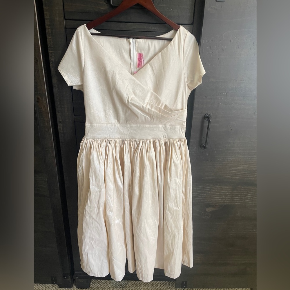 Pin Up Couture Ava style dress in Cream new with tags